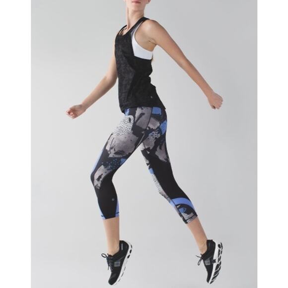 Lululemon Run Inspired Crop II Full in Luxtrem (Mesh) Size 8 - Picture 3 of 11